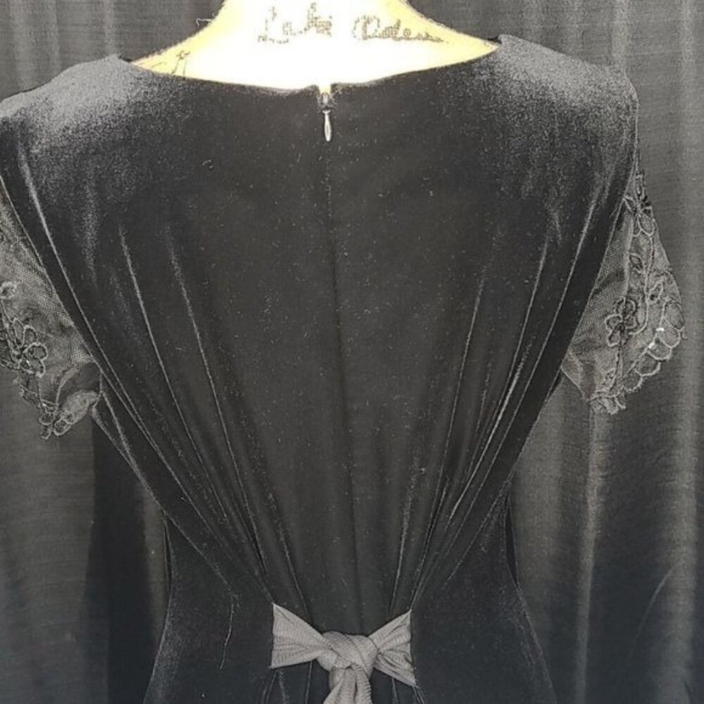 Vintage 80s Wednesday Vampy Black Velour Lace Dress - Picture 6 of 13